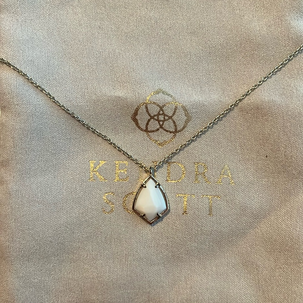Kendra Scott Necklace